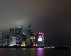 Descubre cómo vestir de manera respetuosa en China: Consejos para hacer turismo en lugares religiosos y gubernamentales