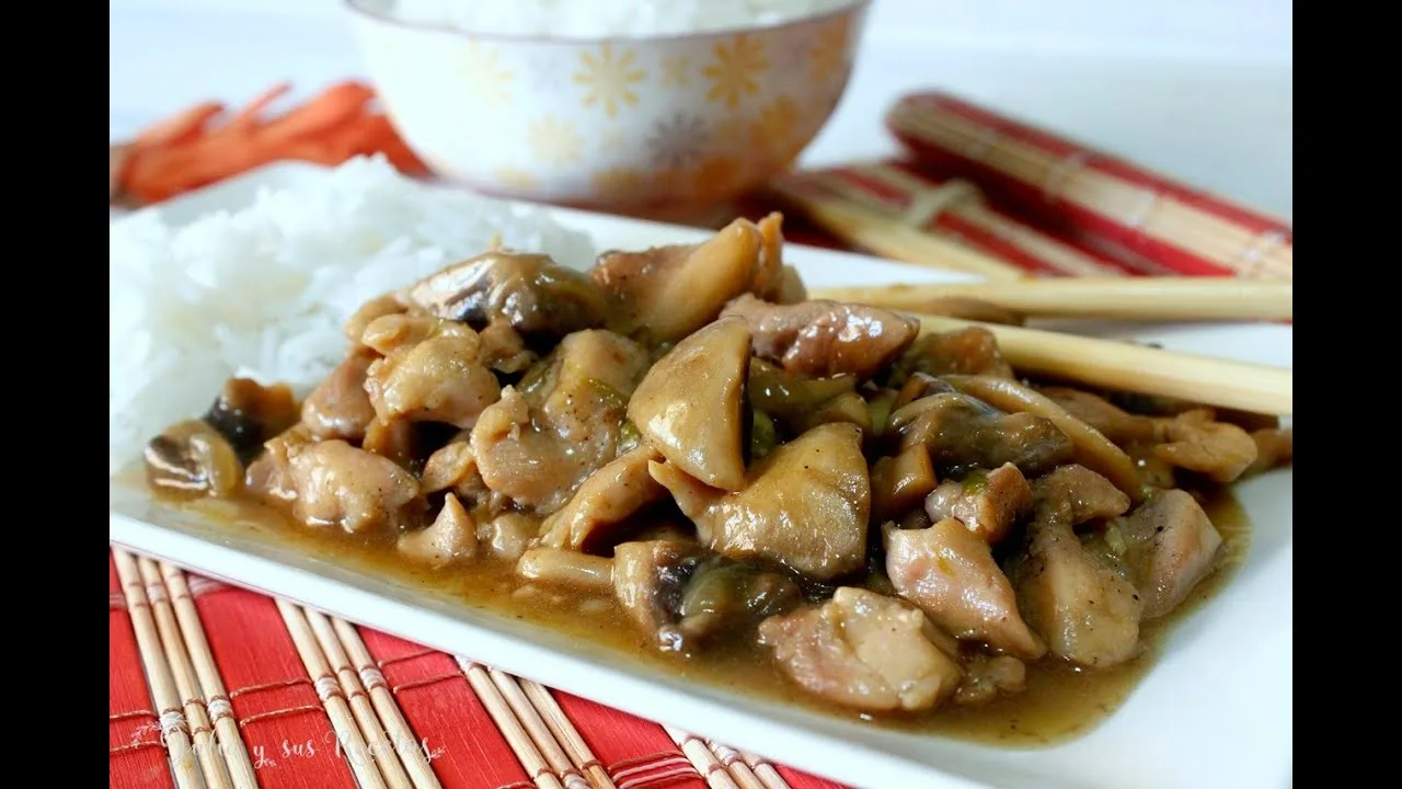 Descubre la deliciosa gastronomía china: Pollo con champiñones en salsa de soja