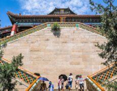 Descubre la aventura de hacer una caminata en la majestuosa Montaña Hengshan