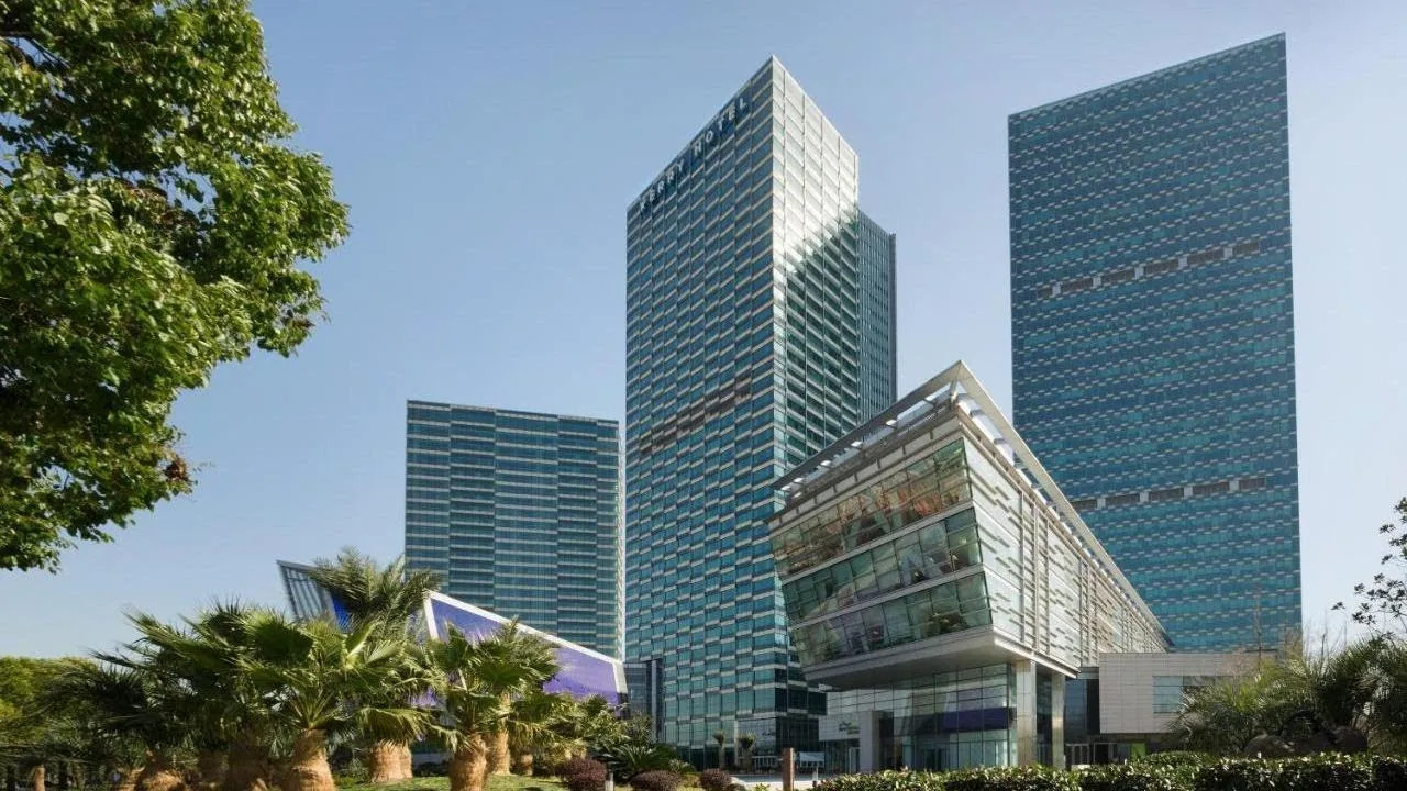Descubre el lujo y la comodidad en el Kerry Hotel Pudong Shanghai: Una experiencia inolvidable en la ciudad de las luces
