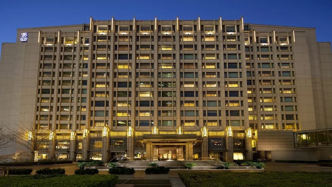 Descubre el lujo y la elegancia del Hotel The Ritz-Carlton Beijing: una experiencia inolvidable en la capital de China