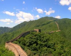 Descubre la emoción de practicar rafting en el río Jialing: una aventura inolvidable en China